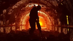 Read more about the article İş sağlığı ve güvenliği hizmeti alan yer altı maden işletmelerine destek sürüyor